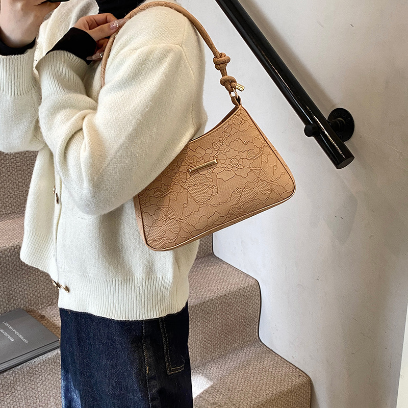 High-end single-shoulder underarm bag for women, 2024 new style simple and fashionable baguette bag, retro and versatile, popular cross-border women's bag details Picture