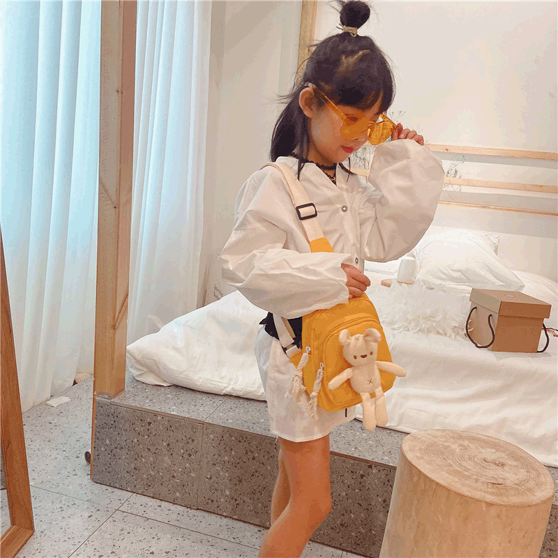 Fashionable Korean-style ins children's crossbody bag, canvas small bag, new baby single-shoulder bag, little rabbit chest bag, single-shoulder bag details Picture