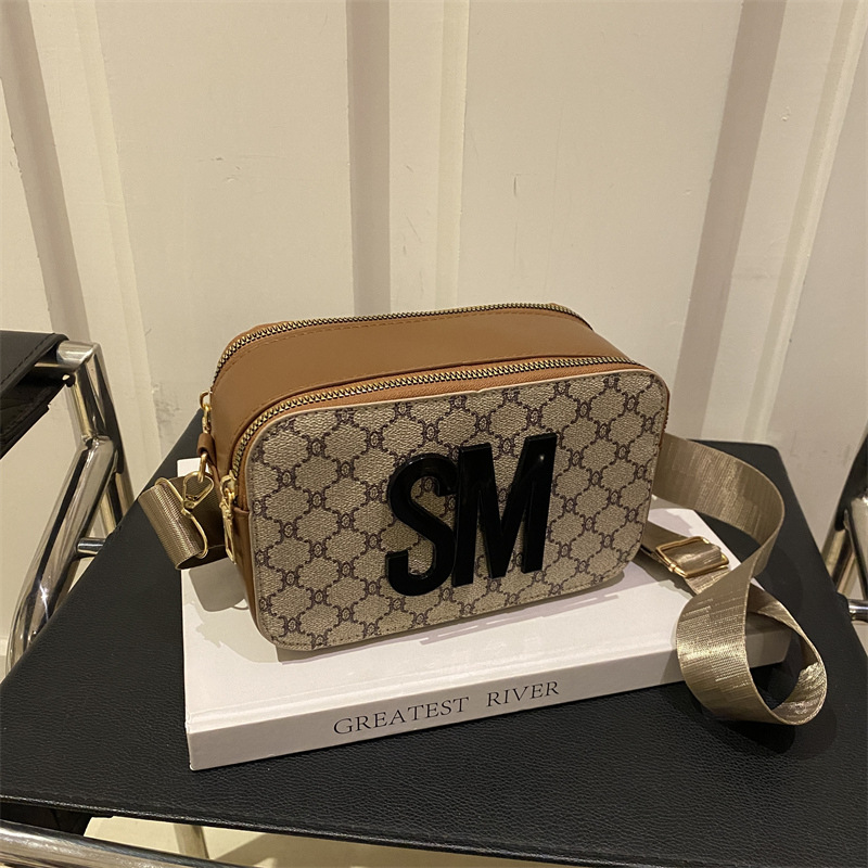 Textured retro printed camera bag, women's cross-border fashion single-shoulder bag, 2025 new wide shoulder strap crossbody box bag full figure