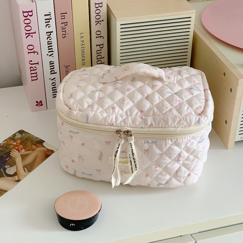 Girls' Heart bow makeup bag 2024 New large-capacity portable hand-held toiletry bag and travel storage bag Item Picture