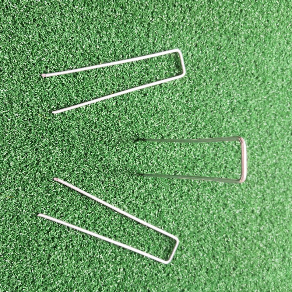 In-stock galvanized U-shaped ground nails, metal fixed greenhouse ground film nails, anti-grassland fabric nails, garden ground nails, 15cm long Application Scenario