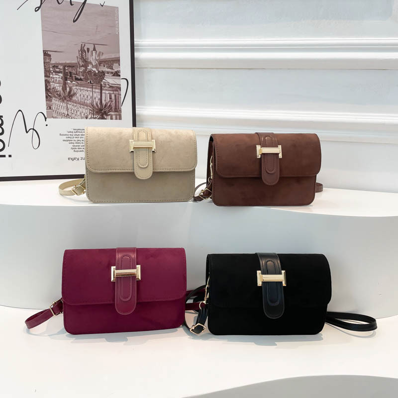 The new 2024 winter fashion suede small square bag, a niche quality bag for women, a stylish single-shoulder crossbody bag Application Scenario
