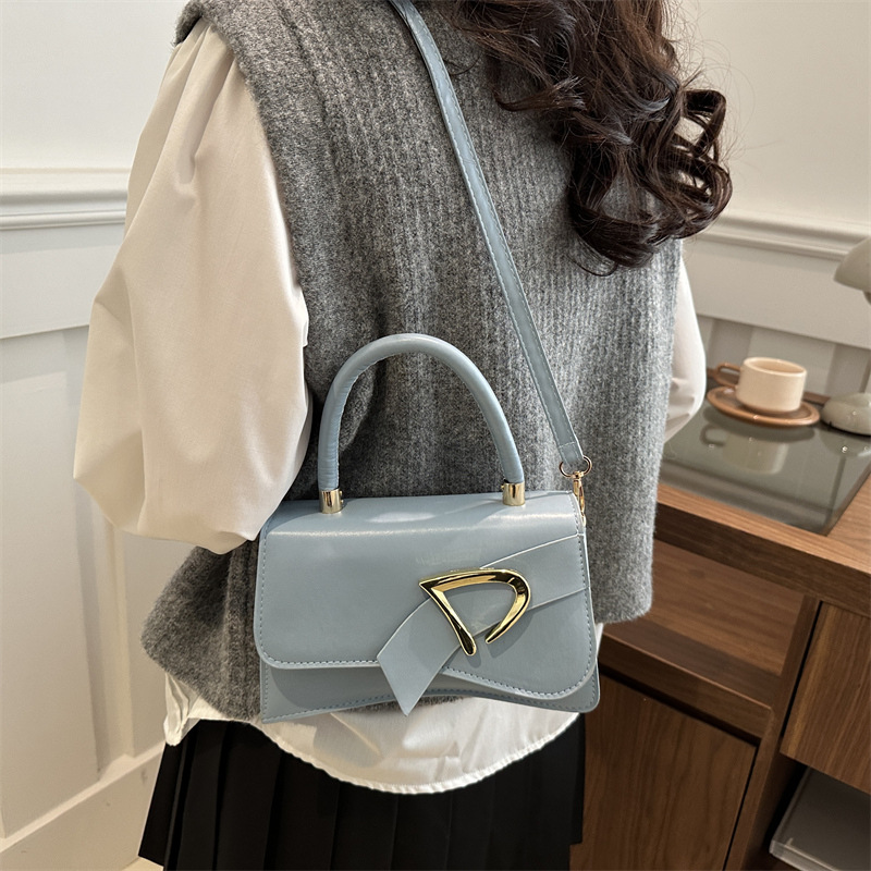 A trendy retro casual fashion 2025 new style Korean-style solid color hand-held shoulder crossbody small square bag Specification drawing