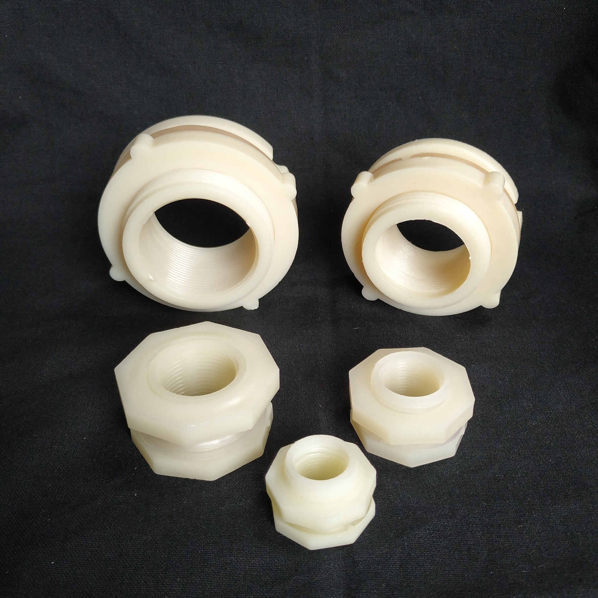 Water tank joint, water tower joint, water tower thread, water outlet, canvas fishpond accessories, bucket accessories full figure