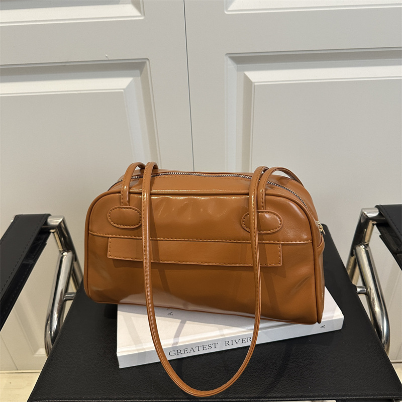 The 2025 new single-shoulder PU leather spring women's bag is fashionable and versatile, with a high-quality underarm bag and a niche design for women's commuting full figure