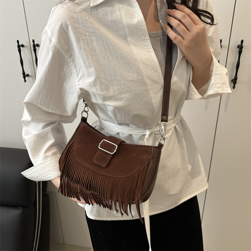Stylish tassel bag for women, Spring 2025 new style, versatile and fashionable single-shoulder crossbody bag, Korean-style mobile phone small square bag, cross-border details Picture