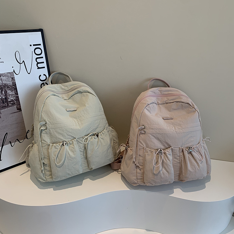 Colorful Fox Korean-style cute backpack for ladies, large capacity for school, convenient for commuting, versatile drawstring backpack Application Scenario