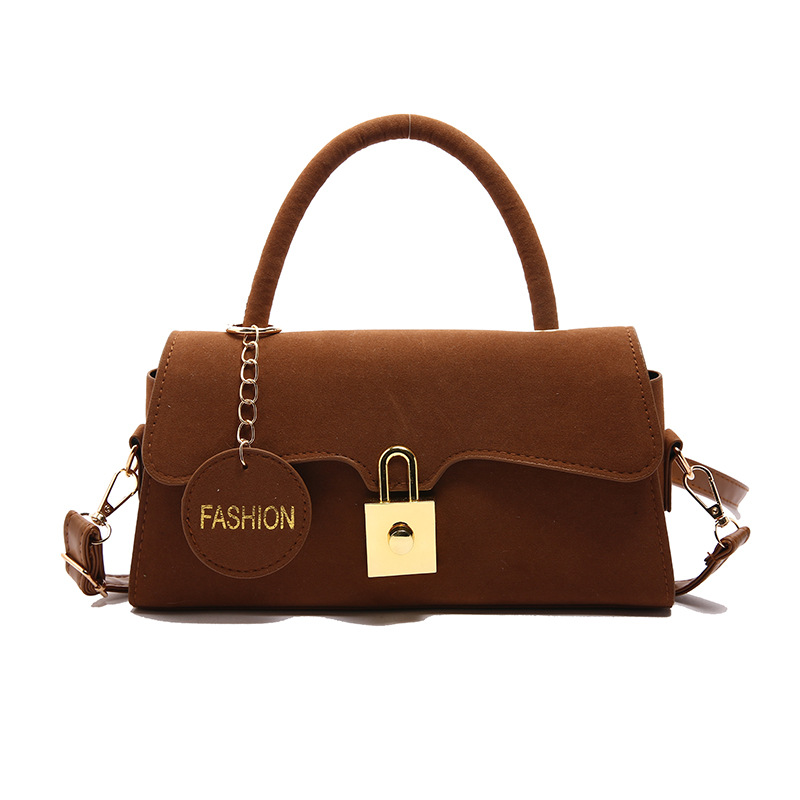 This is a stylish, retro, casual and fashionable single-shoulder crossbody small square bag with a unique lock buckle for women in the autumn of 2024 Item Picture