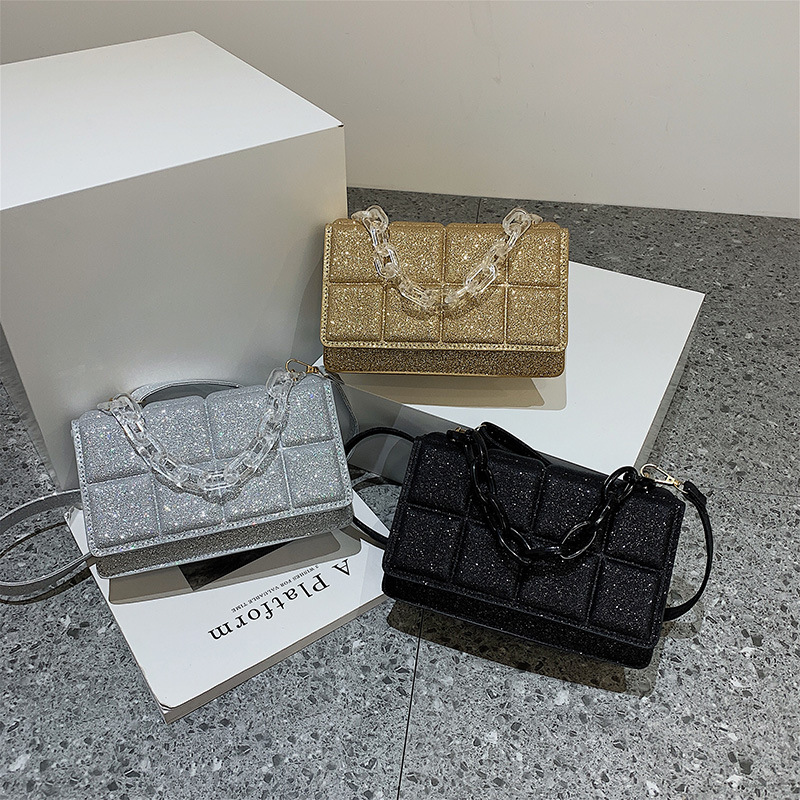 The new trendy and fashionable chain-embossed single-shoulder crossbody with sequins and simple hand-held small square bag for cross-border women in 2025 Application Scenario