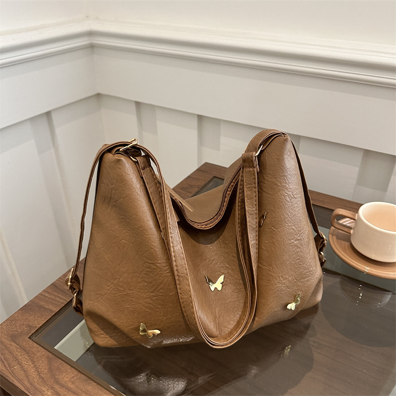 Fashionable pleated butterfly underarm bag 2024 winter Korean style trendy and versatile single-shoulder bag simple and large-capacity tote bag full figure