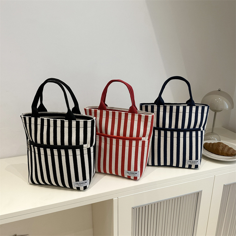 Grocery bento canvas bag, women's hand-held canvas handbag, fashionable bag, Korean-style artistic canvas bag, cloth bag Application Scenario