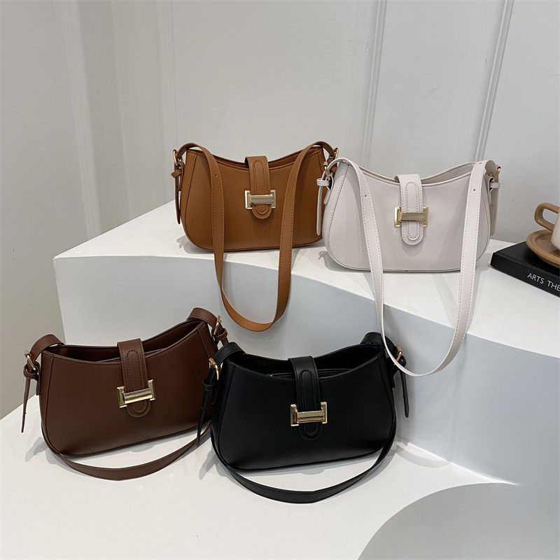 Casual, versatile, retro underarm bag, fashionable bag for women, 2024 new autumn, high-end commuting single-shoulder crossbody bag Application Scenario