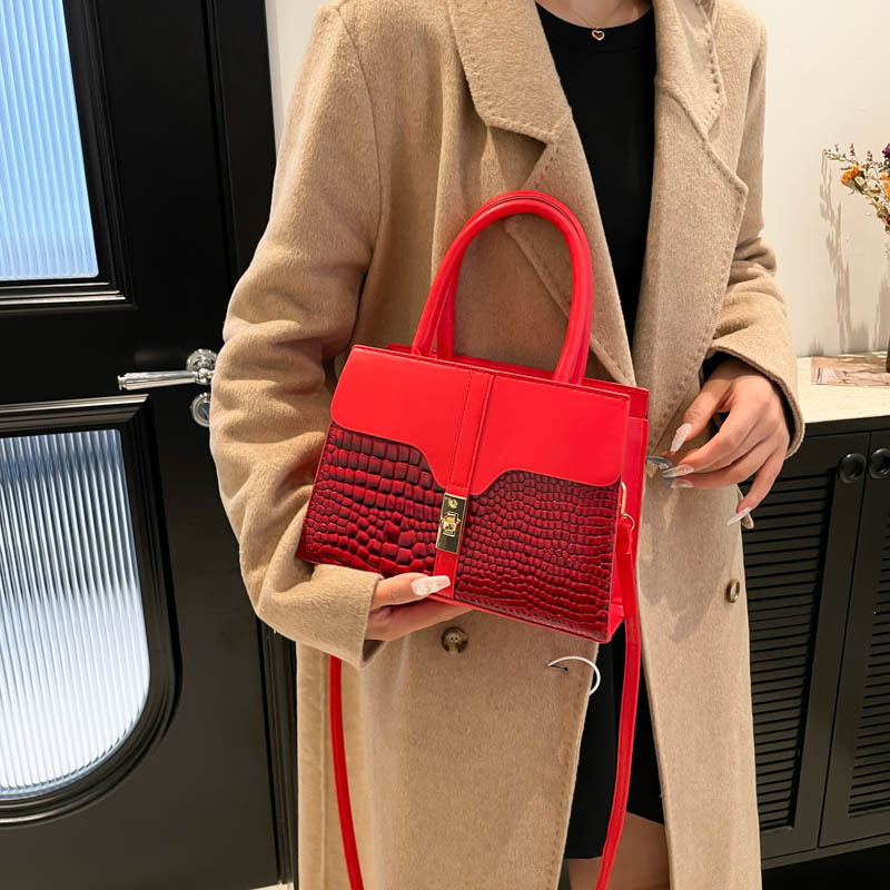 This year's popular handbag is the 2024 new autumn and winter high-end quality handbag with crocodile pattern, a single-shoulder crossbody small square bag Specification drawing