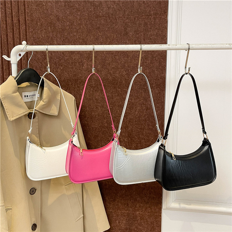 This 2024 versatile and fresh crossbody bag is a new autumn and winter fashion underarm dumpling single-shoulder bag with a unique texture Application Scenario