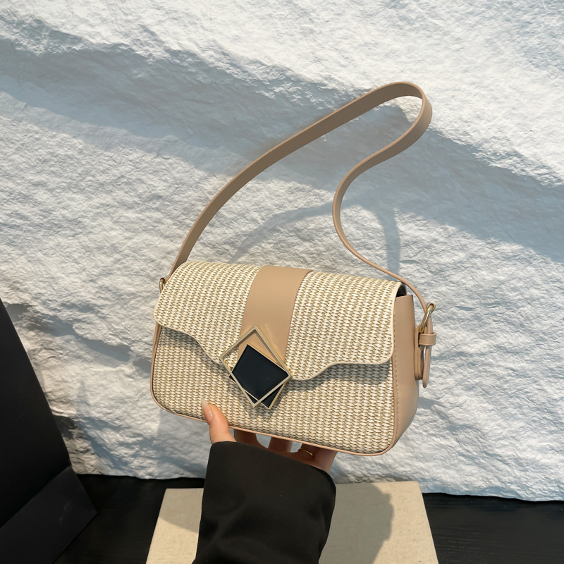 The 2025 new trendy and stylish single-shoulder underarm bag, simple and fashionable commuting small square bag, simple and casual crossbody bag for women full figure