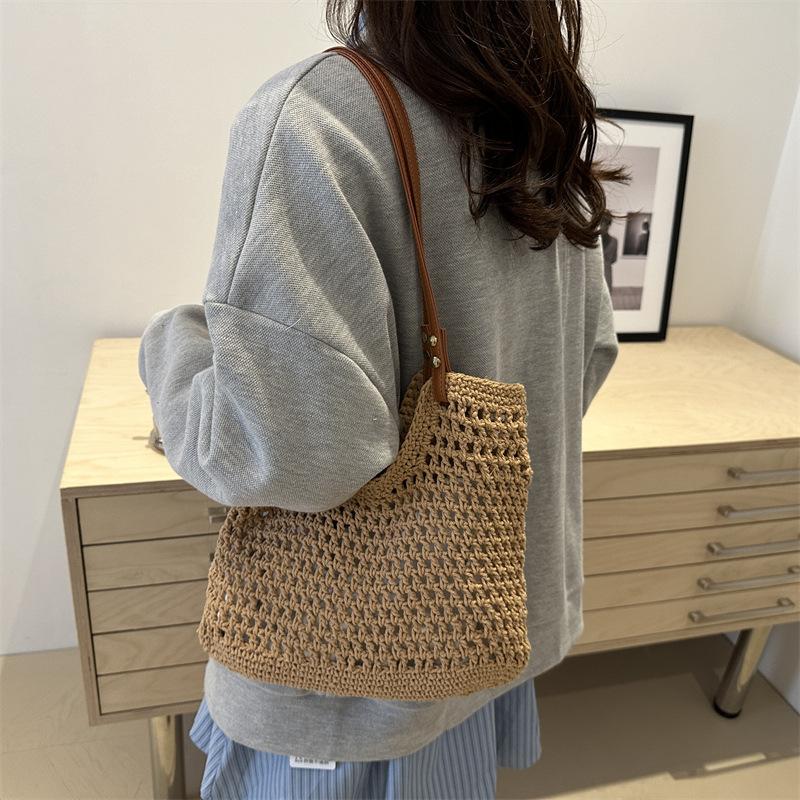 Summer new hollowed-out bucket bag for women, large-capacity summer casual and versatile woven crossbody single-shoulder bag details Picture