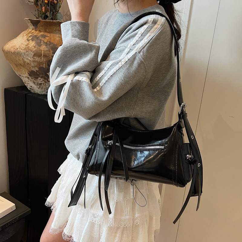A fashionable and retro large-capacity single-shoulder bag for women, a new spring 2025 handbag with a fresh and light texture, a Korean-style casual bag Specification drawing