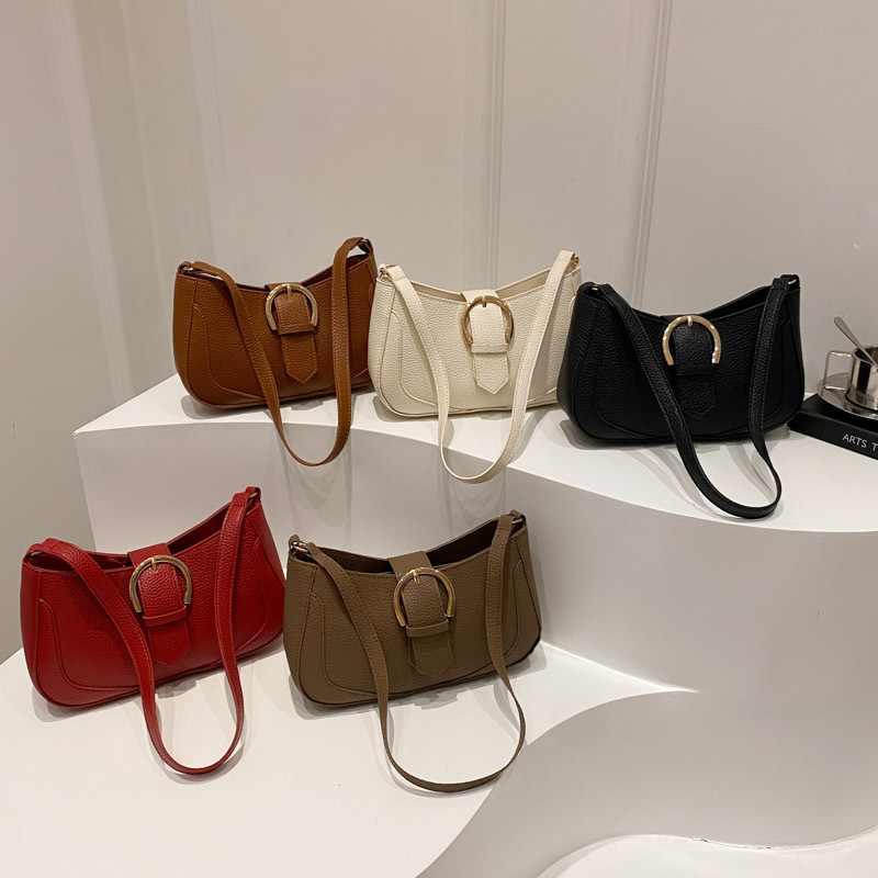 Korean retro fashion 2024 solid color new trendy casual texture stylish crossbody bag for women Application Scenario