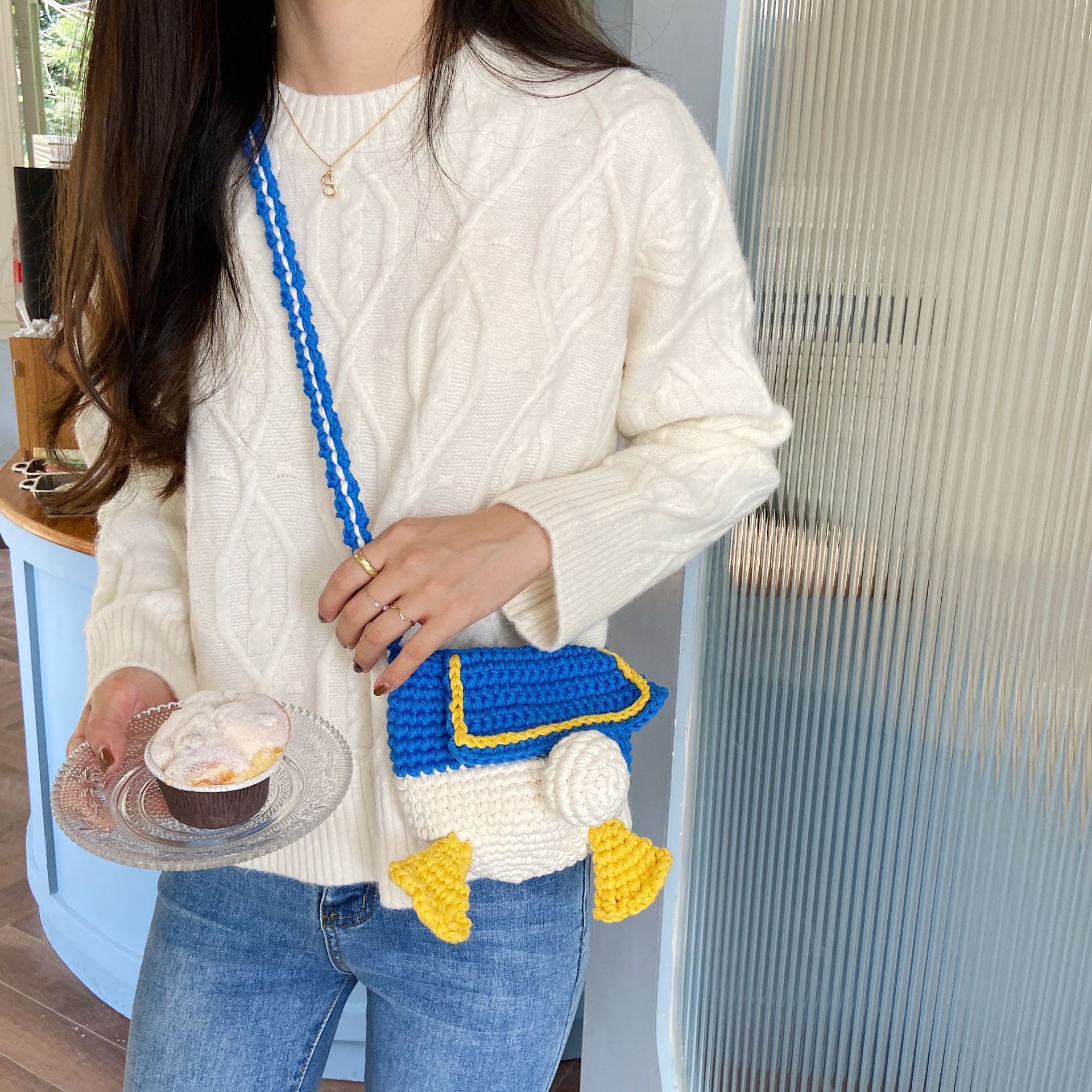 09201 hand-woven bag, hand-sewn cartoon cute duck bottom, versatile woolen single-shoulder crossbody, color-blocking bag Application Scenario