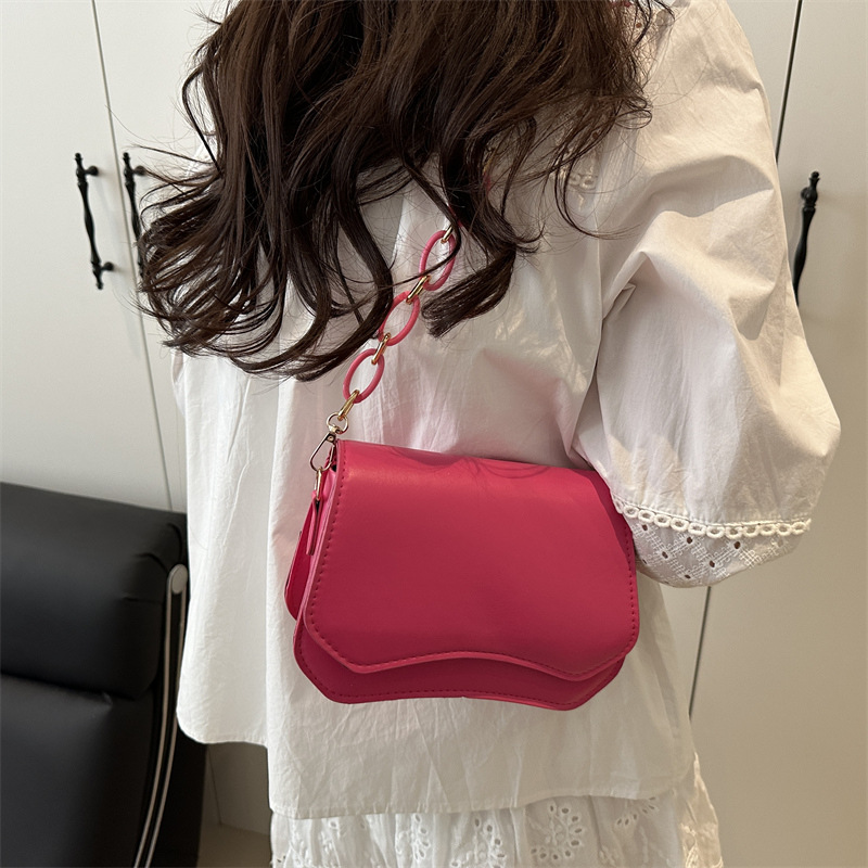 A niche design bag for women, Spring/Summer 2025 new style, high-end single-shoulder underarm bag, retro and versatile crossbody small square bag Specification drawing