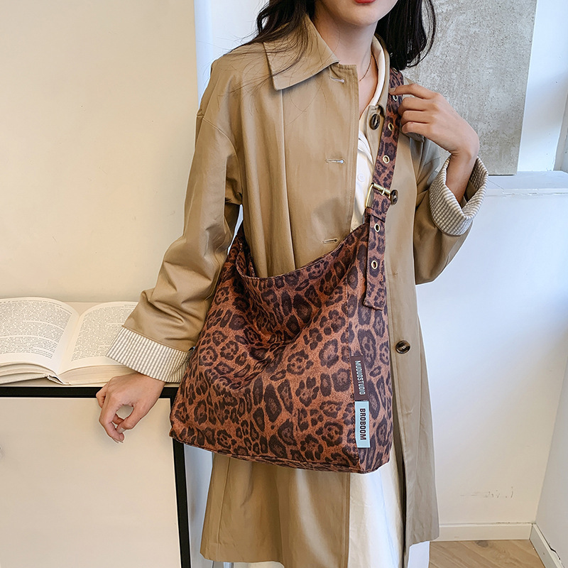 Retro leopard print Tote bag 2025 new style niche fashion versatile bag, large-capacity single-shoulder armpit bag for women wholesale Specification drawing