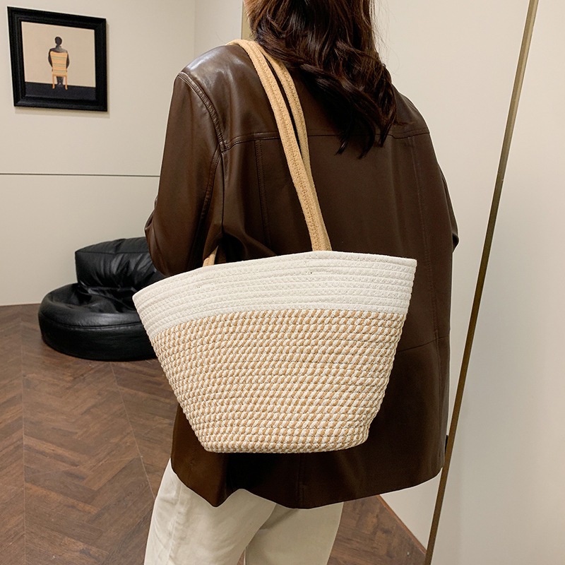 2024 New style, fresh and sweet, straw-woven, fashionable, ins trendy women's bag, single-shoulder bag, vegetable basket bag details Picture