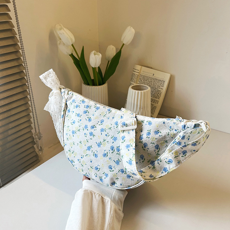 Floral canvas bag for women, 2024 new Korean-style versatile dumpling bag, artistic floral crossbody bag, underarm bag full figure