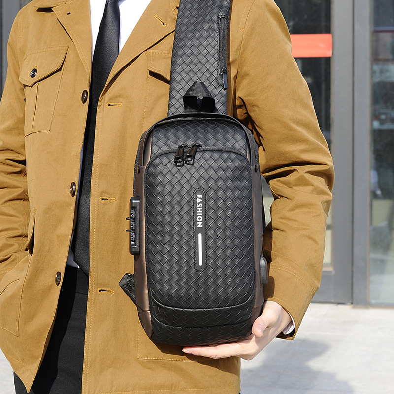 New fashionable men's chest bag, casual, sporty, versatile, simple single-shoulder crossbody women's bag, durable, anti-theft, ultra-light men's bag Application Scenario