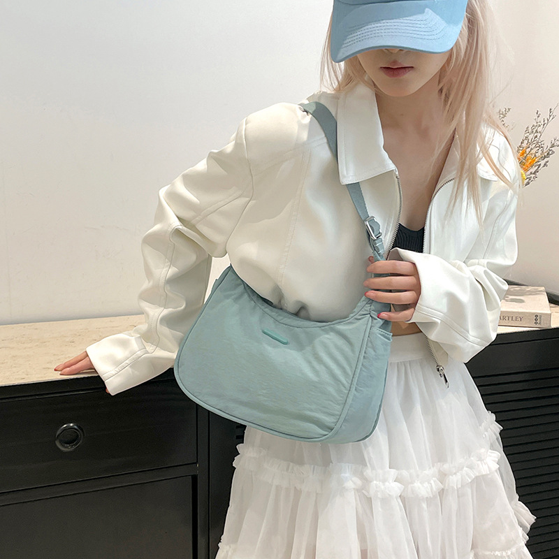 Colorful Fox Korean version's new simple and versatile solid color single-shoulder bag for women, daily commute to work and underarm bag details Picture