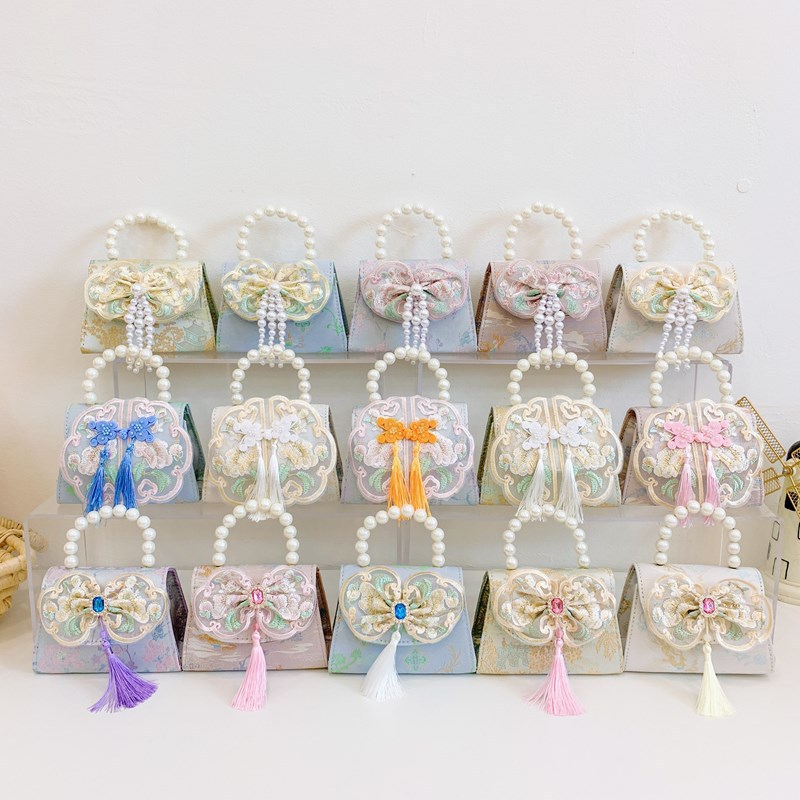 Hot-selling children's single-shoulder bag, exquisite ancient-style little girl coin purse, cute princess outdoor casual pearl handbag details Picture