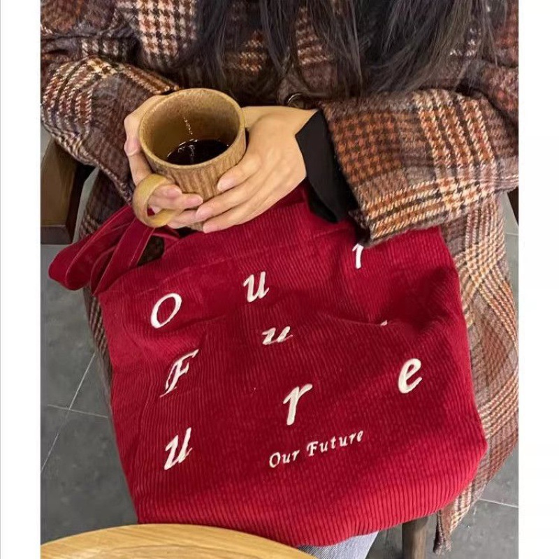 How have you been? New red corduroy retro single-shoulder bag for women, versatile, large-capacity embroidered simple tote bag for women Application Scenario