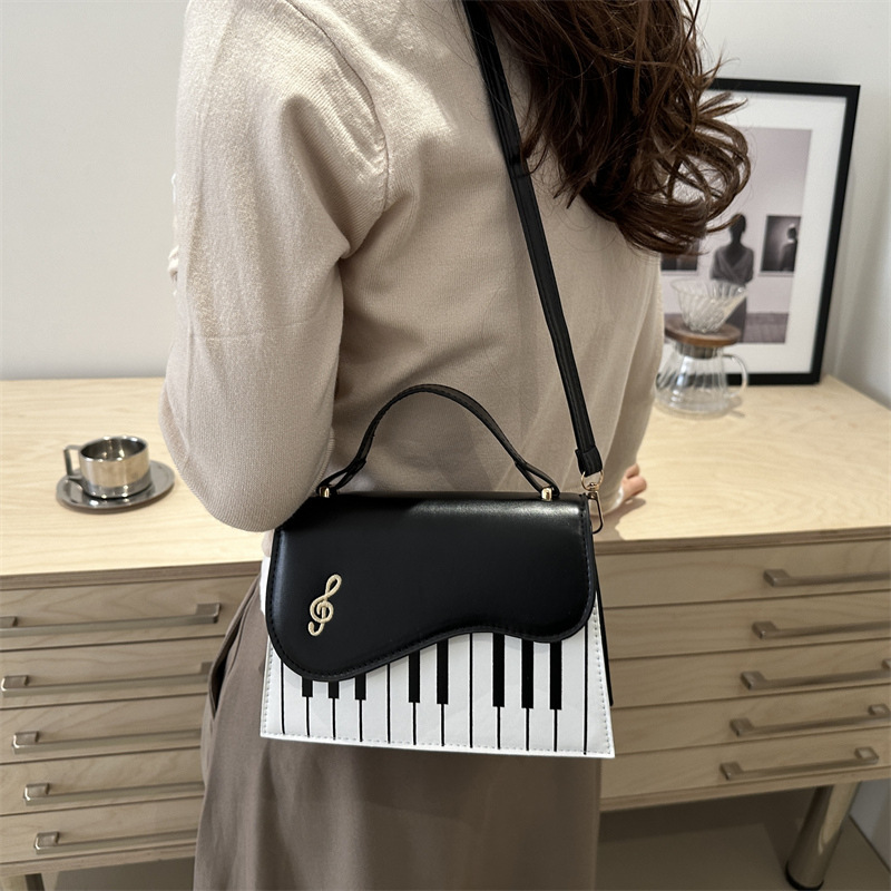 The 2024 new style women's bag, a Korean-style single-shoulder crossbody bag with piano keys and a small square bag, is a cross-border trendy women's bag Specification drawing