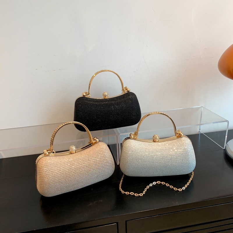 New Summer 2024 fashion chain handbag, banquet bag, single-shoulder crossbody small square bag, stylish hand-held gold bag full figure