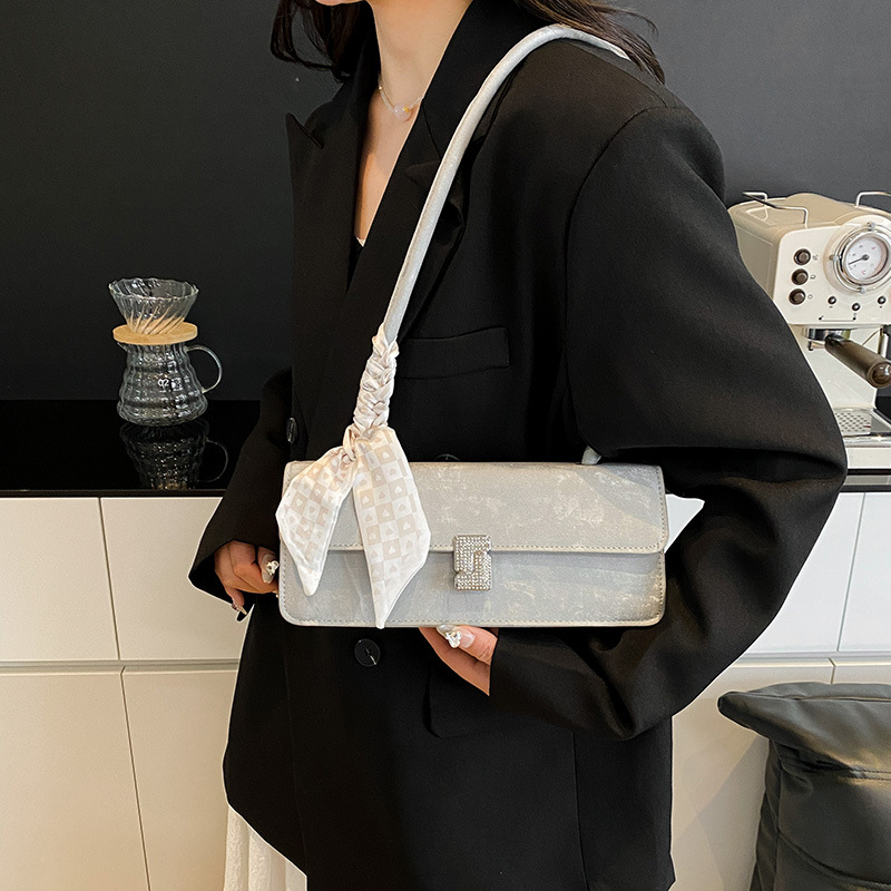 Gentle and fashionable silk scarf single-shoulder bag for women, Spring/Summer 2025 new versatile ins underarm bag, Western-style small square bag for women Specification drawing