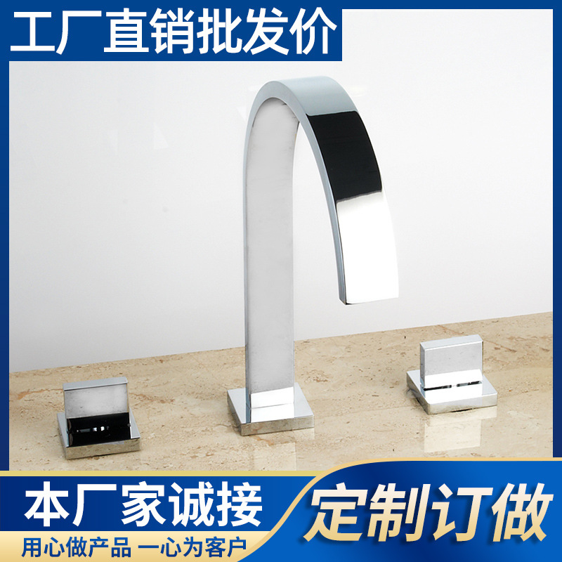 The manufacturer supplies bathtub all-copper five-hole shower faucet, chrome white European-style side bathtub five-piece set faucet wholesale full figure