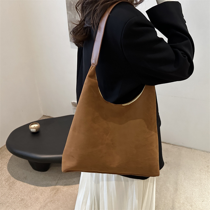 Retro mother-and-child commuting casual matte 2024 autumn/winter new large-capacity retro single-shoulder underarm tote women's bag Specification drawing