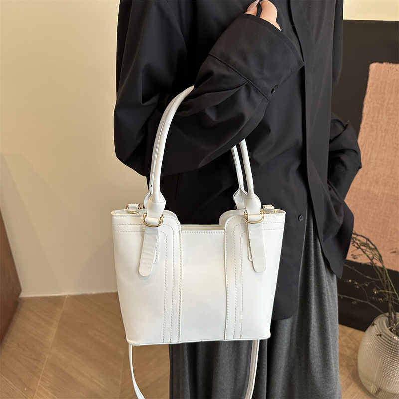 Korean style fashionable handbag for women 2025 new commuter bucket bag, high-end split-style casual single-shoulder crossbody bag Specification drawing