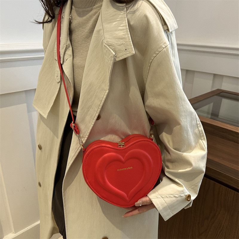 Cross-border cute heart-shaped bag for women, 2024 new trendy and fashionable crossbody bag, simple and stylish single-shoulder bag Specification drawing