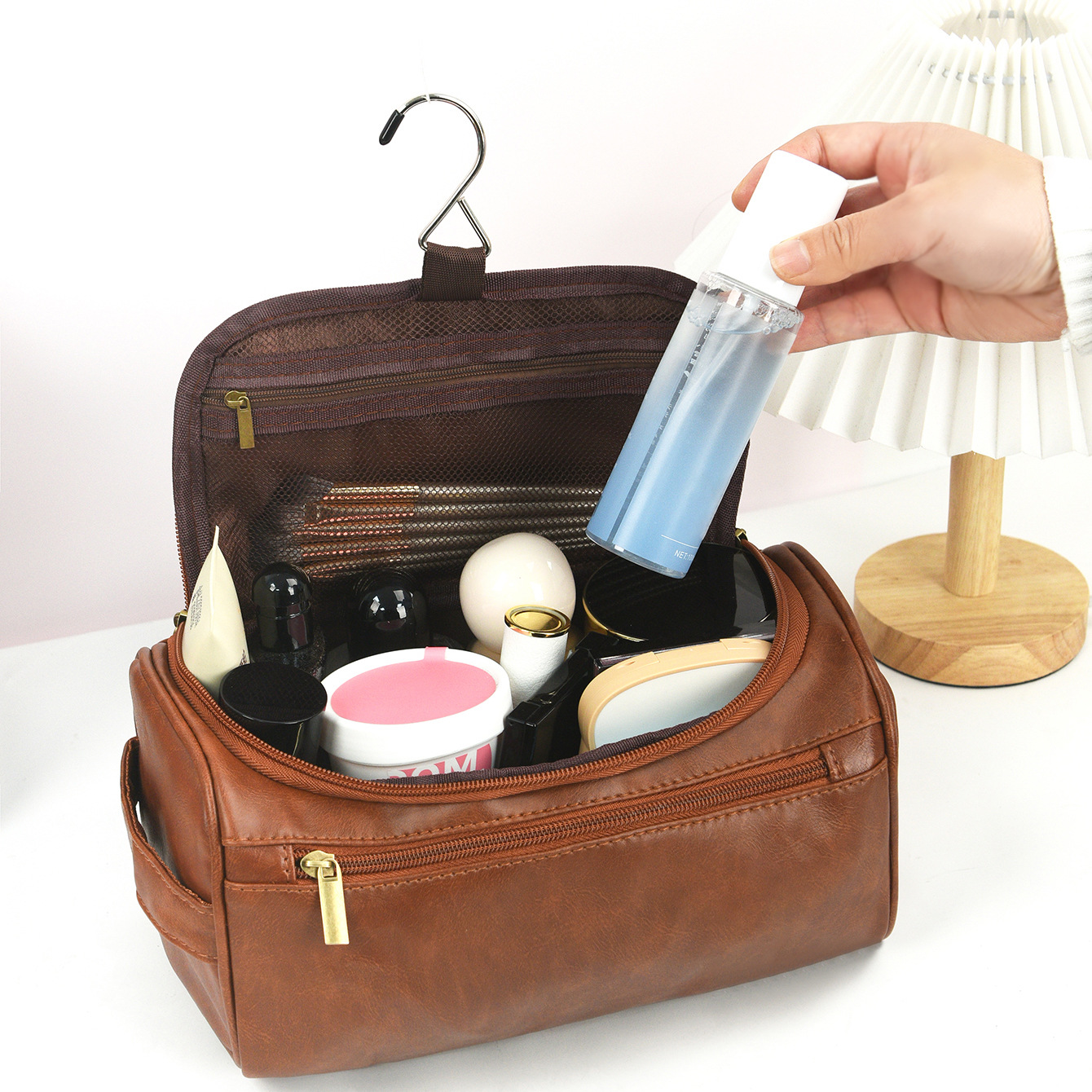Cross-border hand-held PU leather cosmetic bag, European and American large-capacity waterproof storage travel toiletry bag, multi-functional storage bag full figure