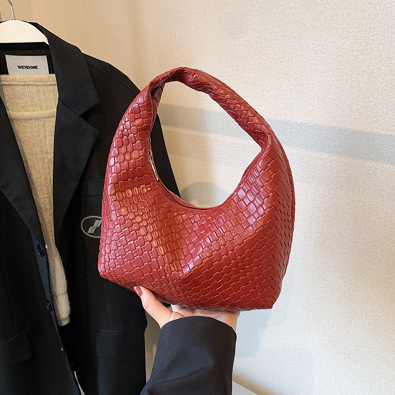 Ladies' handbag, French style, elegant and versatile, single-shoulder handbag, textured crossbody bag, women's bag, hand-held bag full figure