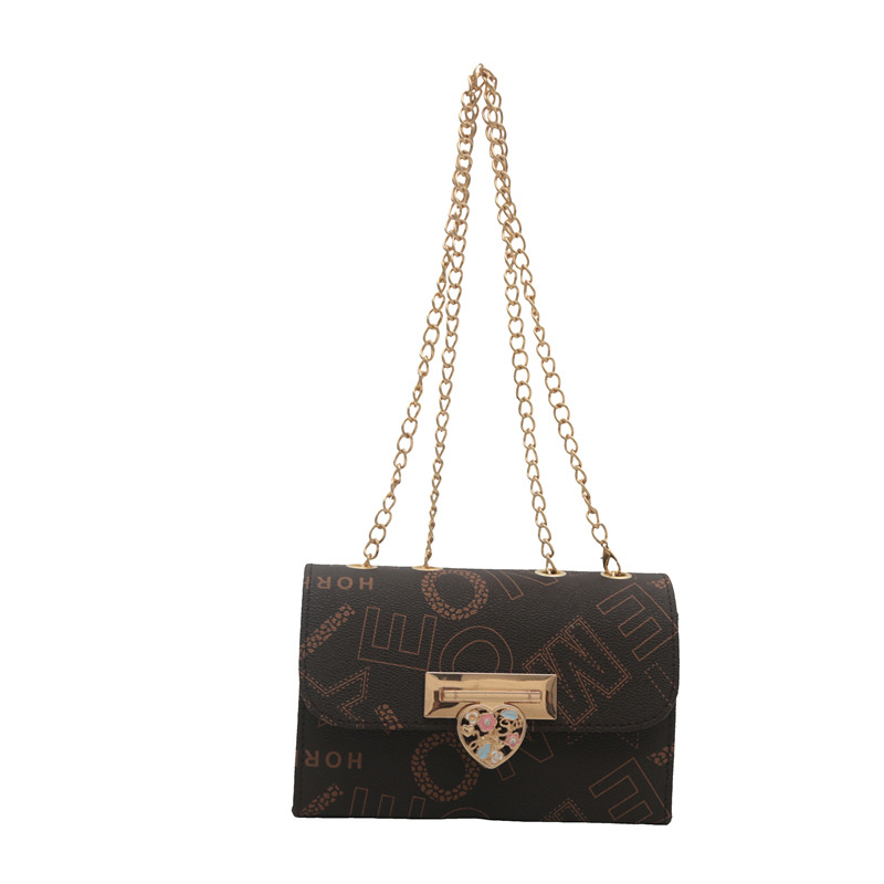 The new 2024 autumn collection features a niche design hand-held small square bag, which is fashionable, trendy and elegant. It is a chain single-shoulder crossbody bag Item Picture