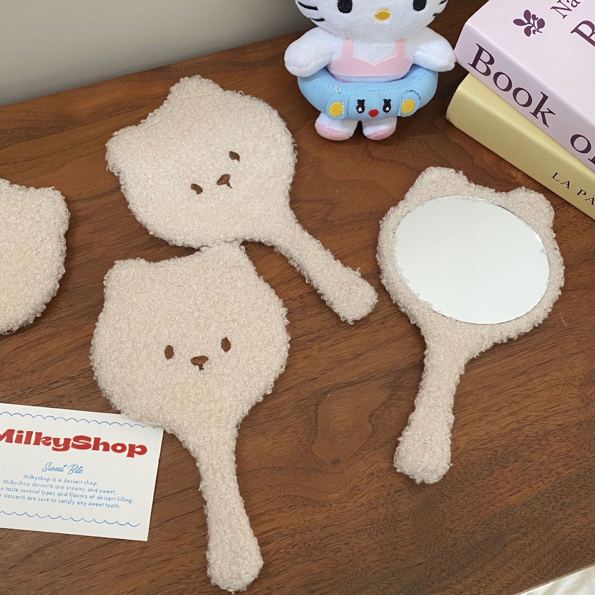 Sweet and cute plush bear handle mirror, portable makeup mirror, hand-held touch-up mirror, student dormitory mirror full figure