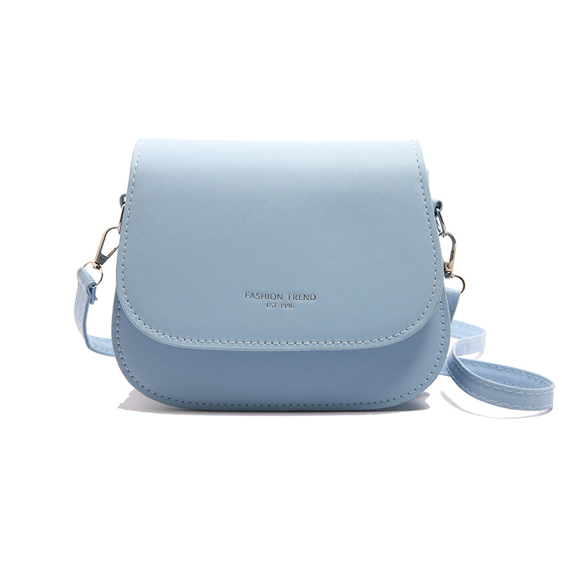 This is a high-end and niche crossbody bag for winter in 2024, a trendy single-shoulder saddle bag for women's daily commuting Item Picture