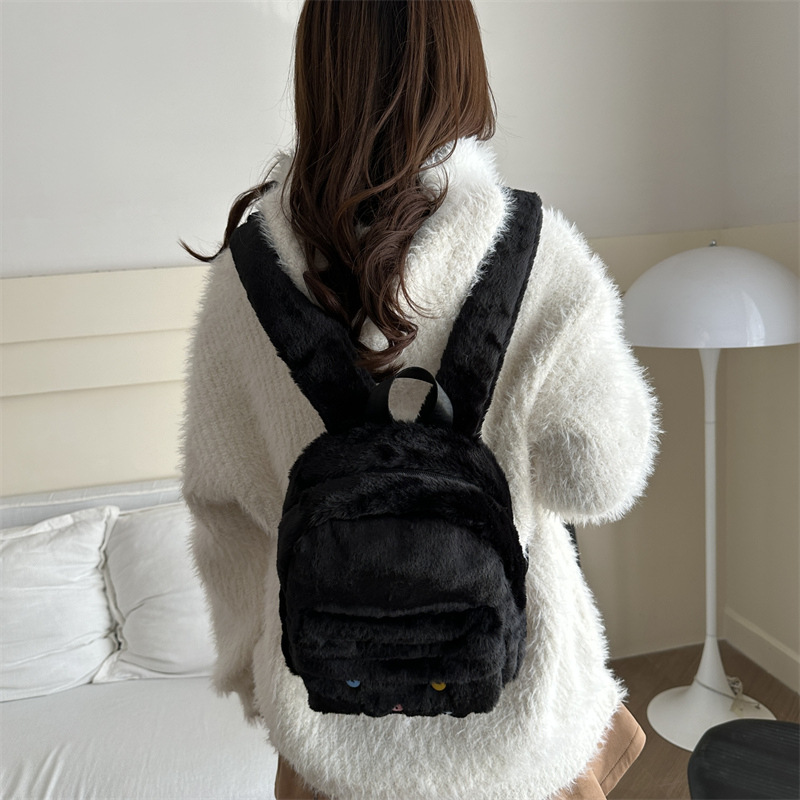 The 2024 new niche design white plush backpack is a cute and mini daily commuting fashion crossbody bag for ladies Specification drawing