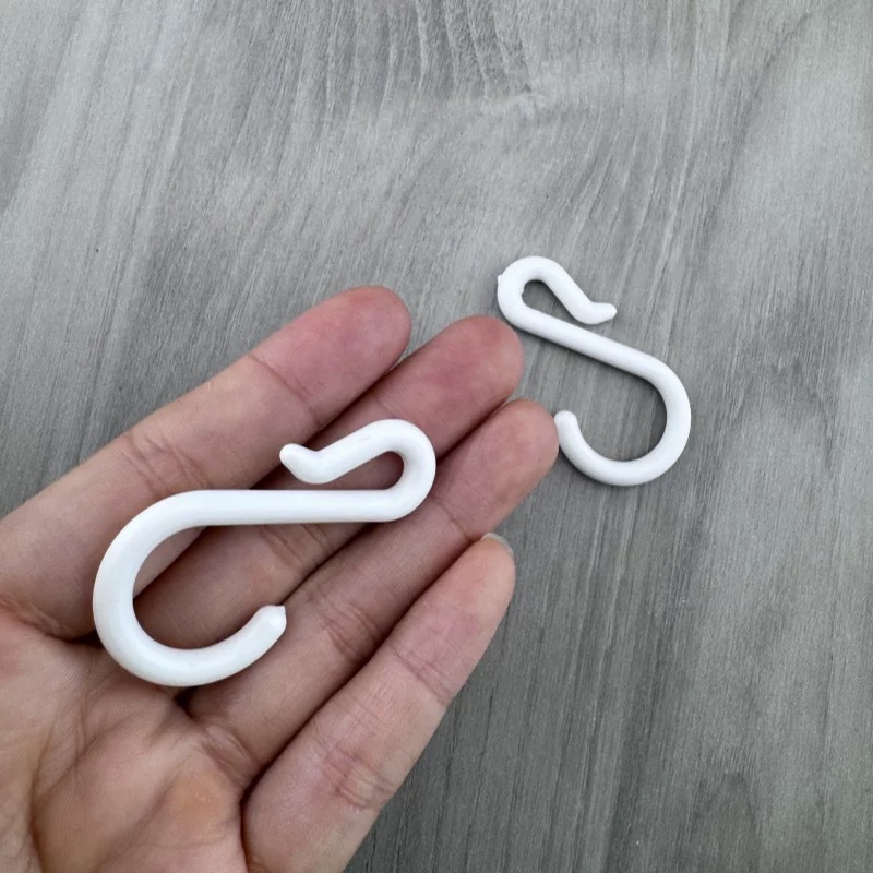 Curtain track plastic hooks, dormitory fabric curtain hooks, large S hooks Specification drawing