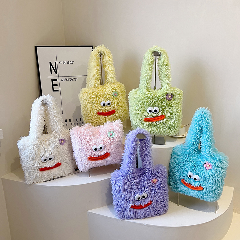 Plush toys, long-haired little monsters, large shoulder bags, new foreign trade video games, exchange blind box gifts, claw machine dolls, figurines full figure