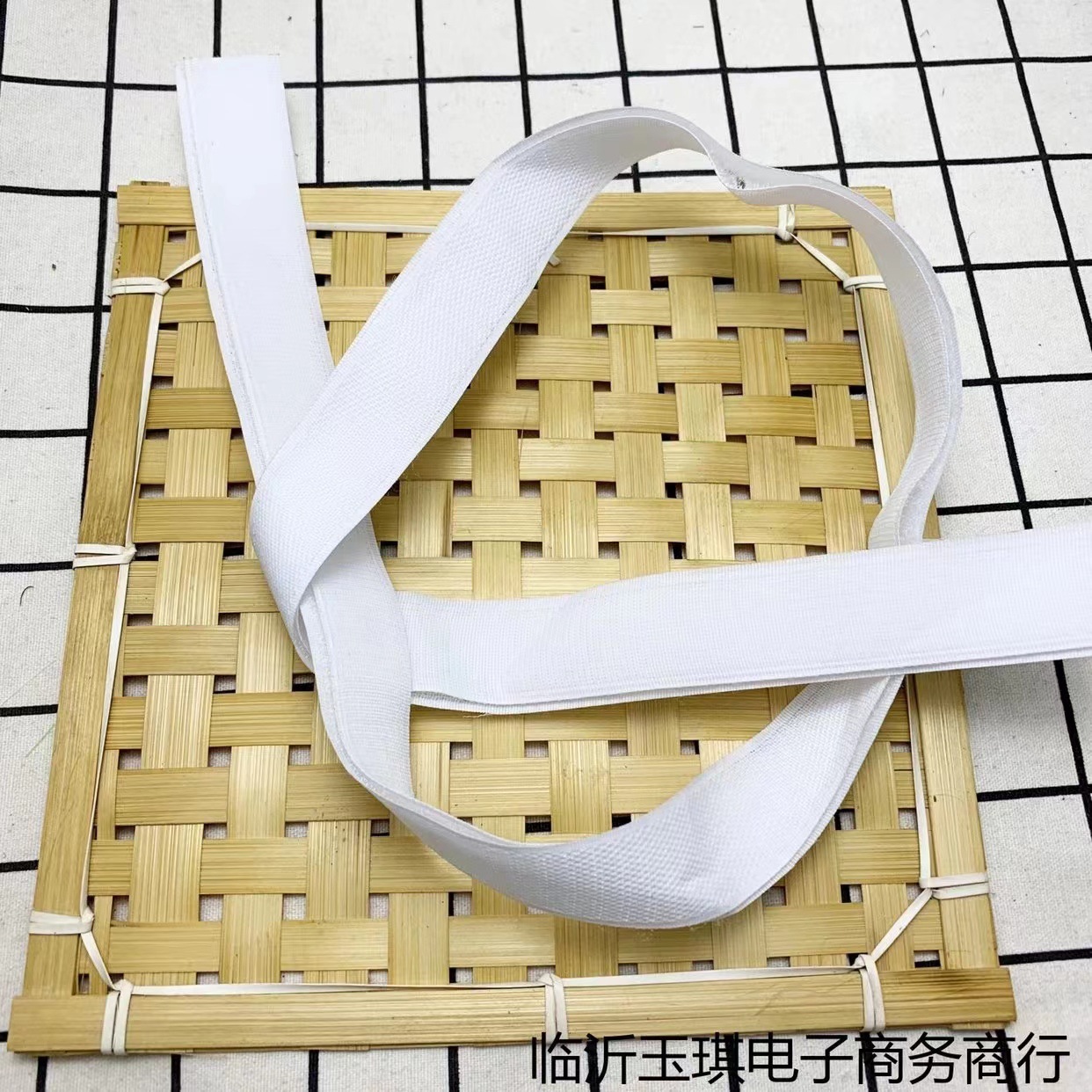 1-meter-long black adhesive chain nylon back-to-back Velcro for one or two yuan in general merchandise wholesale Application Scenario