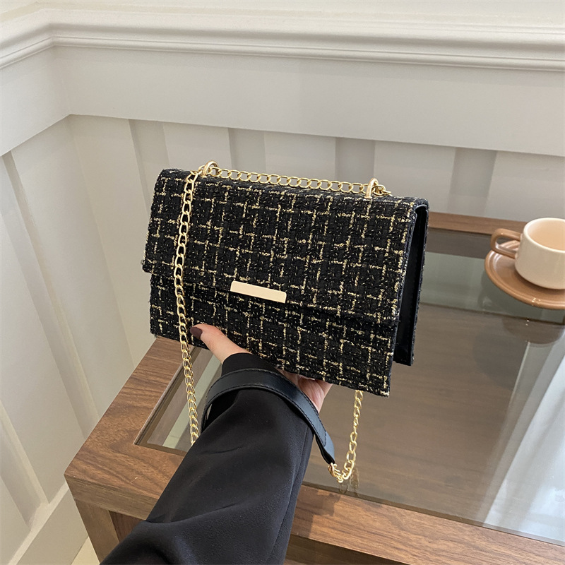Cross-border trendy bag, women's niche design, single-shoulder crossbody bag, chain fashion, versatile, commuting underarm small square bag full figure