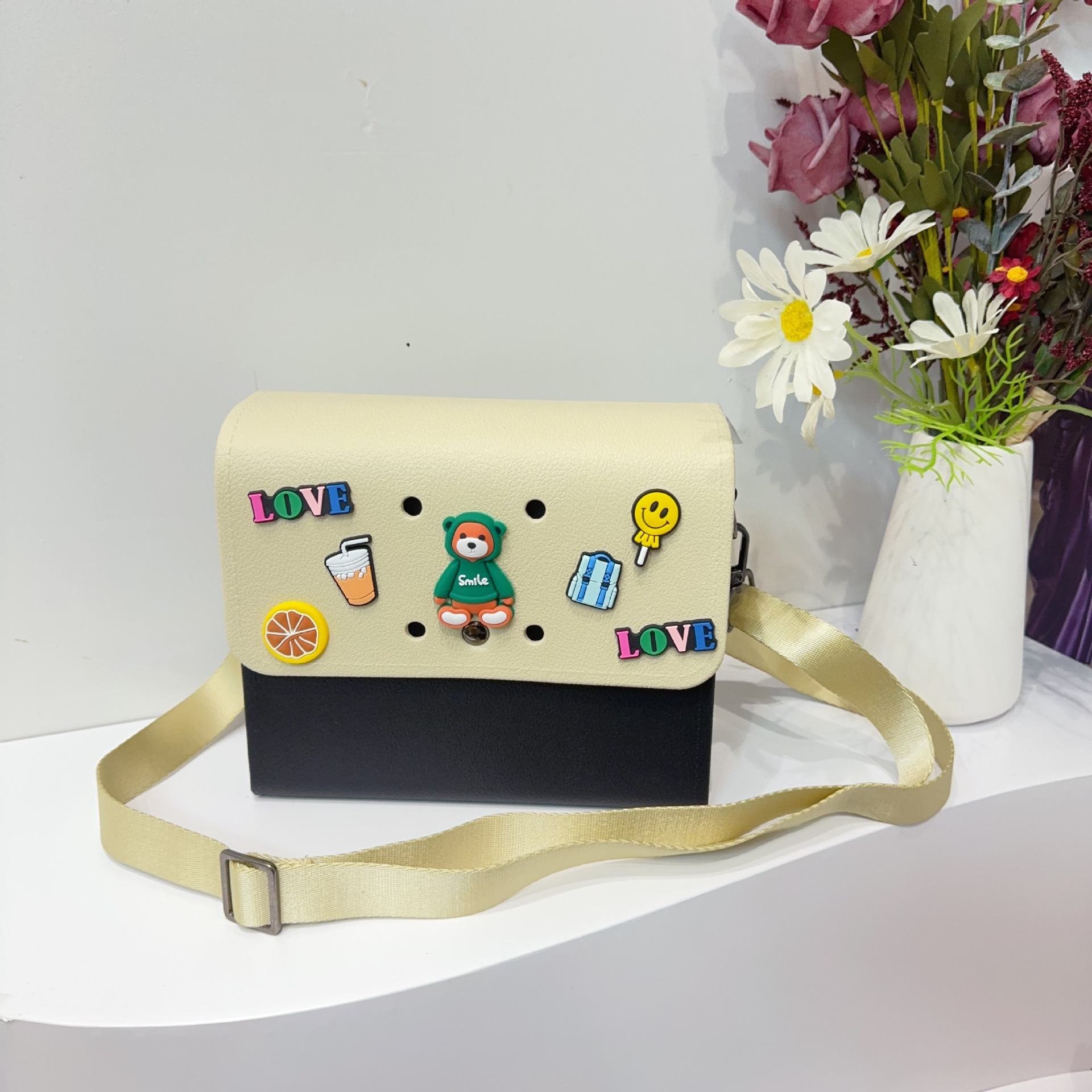 The original new style of the Dongdong Postman bag is a waterproof, shock-absorbing, lightweight and fashionable DIY cross-border EVA beach bag for women Specification drawing