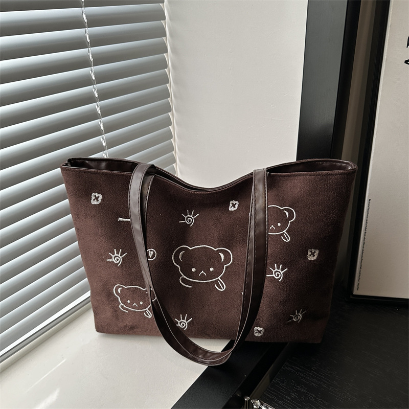 Commuting Japanese-style embroidered cartoon ins single-shoulder large-capacity student tote bag, versatile single-shoulder bag, class handbag full figure